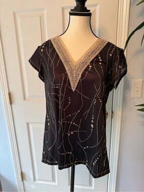 Women’s Black Printed V-Neck Top with Beige Trim